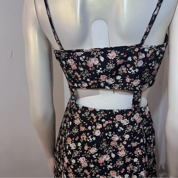 Pins and Needles floral Button Down Dress Size 4 Open Peekaboo Waist Detail A9 - Picture 5 of 11